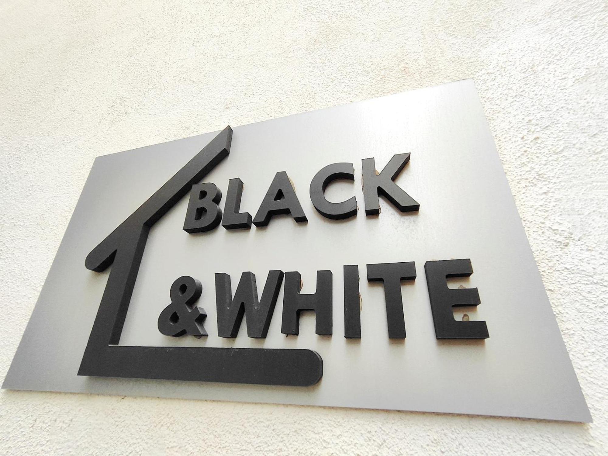 Black & White كاتانيا المظهر الخارجي الصورة